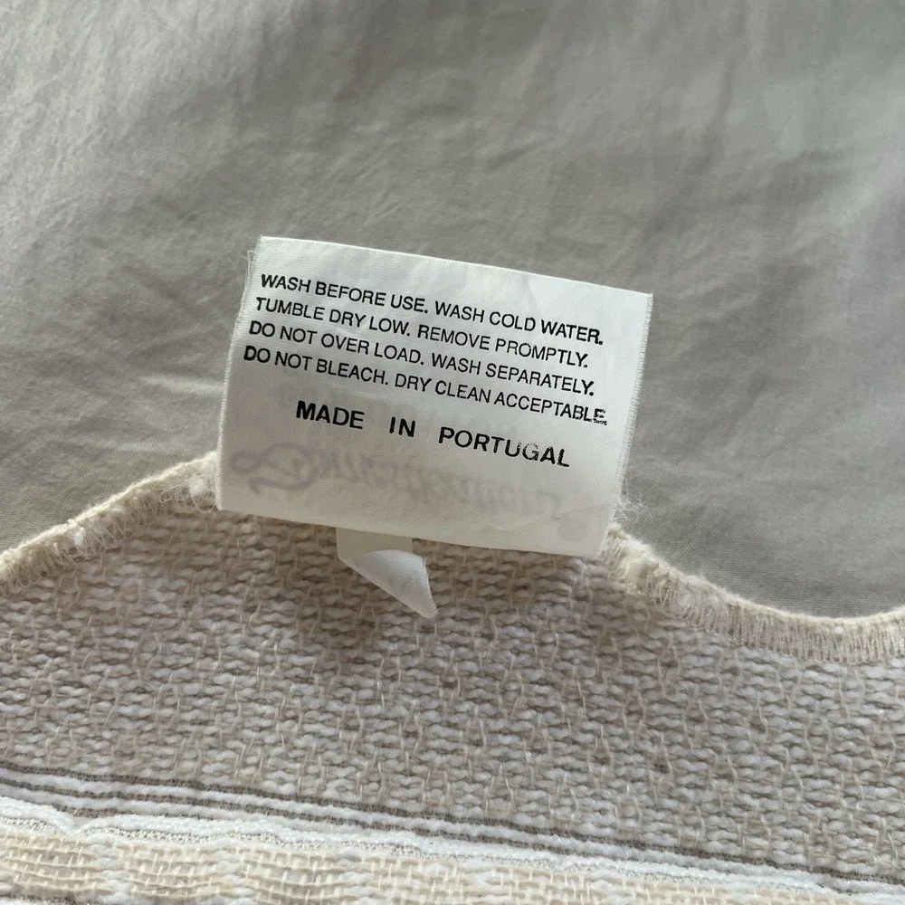 Domestications Jacquard Coverlet 2 Shams Medallion Center Scalloped Portugal